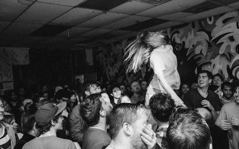 to-mprouklin-ante-geia-einai-i-istoria-enos-sugxronou-galatikou-xoriou-istoria-enos-sugxronou-galatikou-xoriou