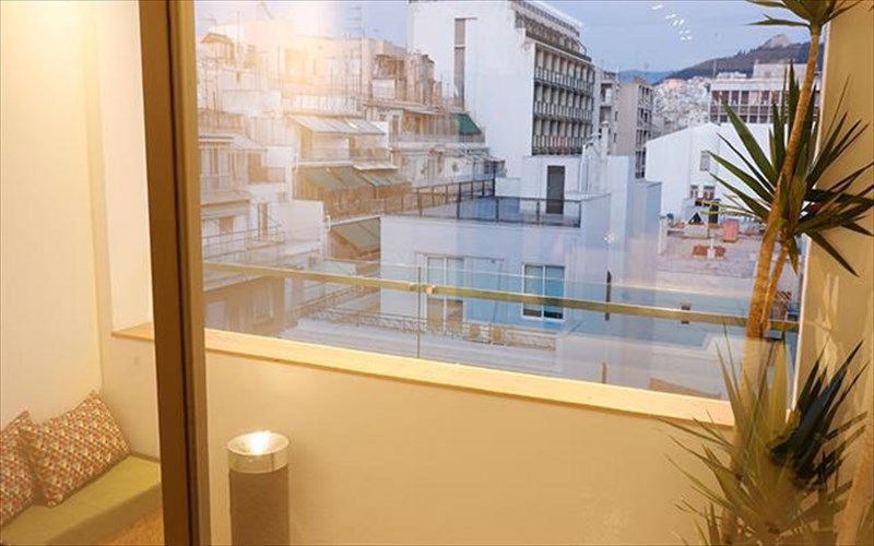 to-domatio-enas-neos-kallitexnikos-xoros-ekfrasis-sto-kentro-tis-athinas