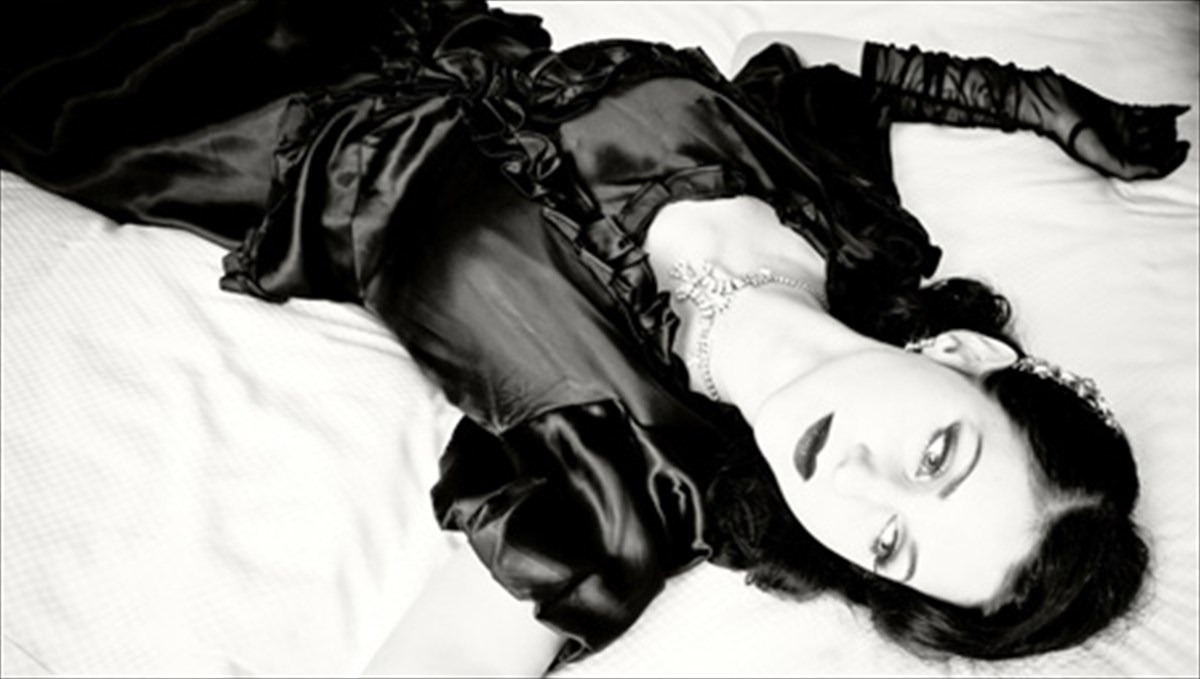 o-andreas-apostolidis-sta-logotexnika-ixni-tou-gianni-mari