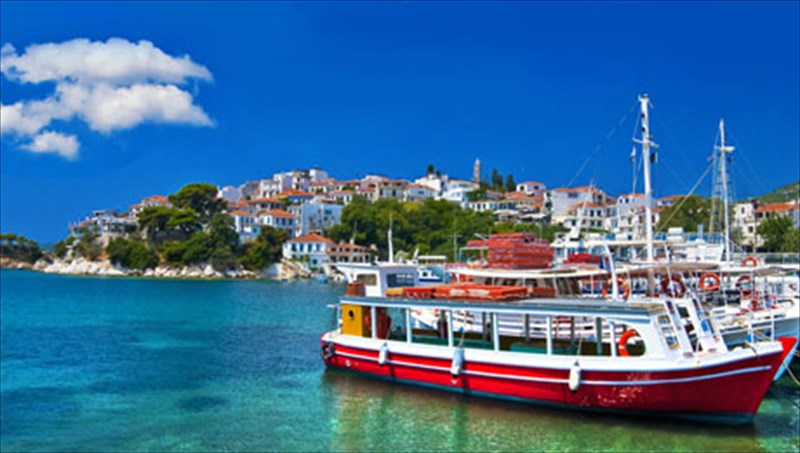 skopelos-ksegnoiastes-diakopes-sto-kataprasino-nisi-ton-boreion-sporadon