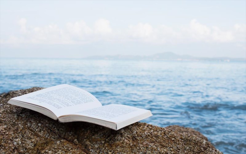 anakoinothikan-oi-mikres-listes-ton-biblion-pou-einai-upopsifia-gia-brabeusi-fetos