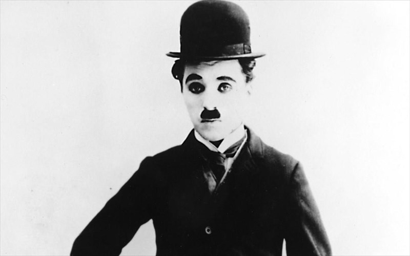 robert-de-niro-me-ton-trump-o-charlie-chaplin-den-tha-erxotan-stis-ipa-charlie-chaplin-den-tha-erxotan-stis-ipa