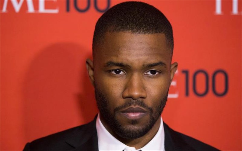 minusi-kata-tou-frank-ocean-apo-ton-patera-tou