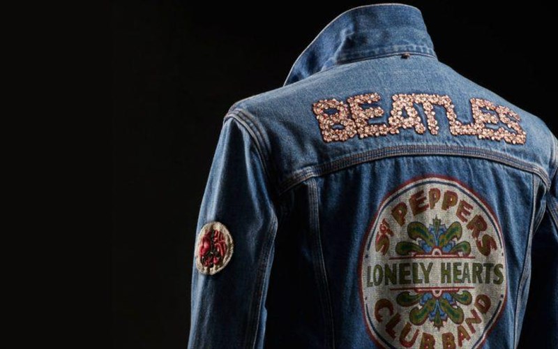 to-ksexoristo-modato-tribute-tou-liam-gallagher-stous-beatles