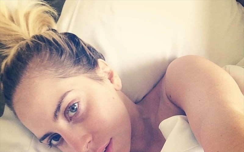 akomi-na-bgalete-selfie-xoris-makigiaz