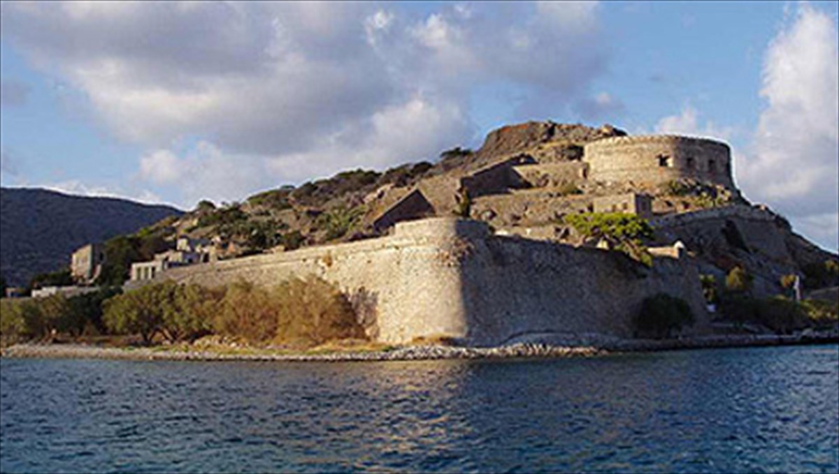 ypopsifiotita-gia-mnimeio-pagkosmias-klironomias-thetei-i-spinalogka-spinalogka