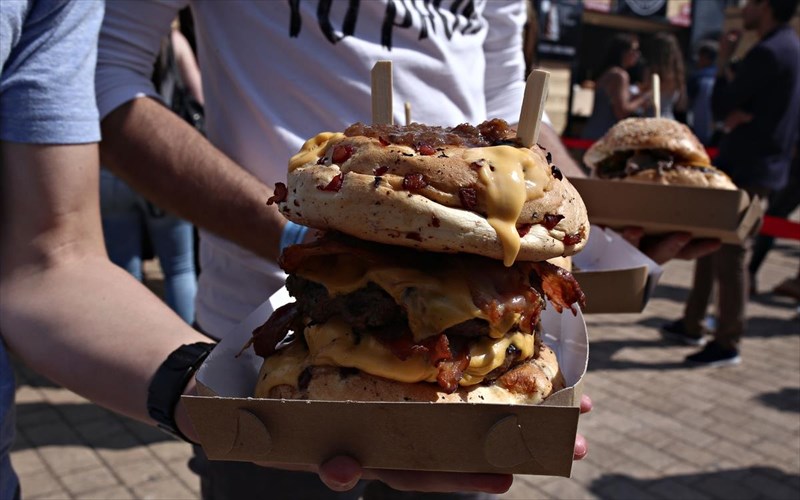 ta-mpergker-tou-burger-fest-17-itan-kapos-etsi