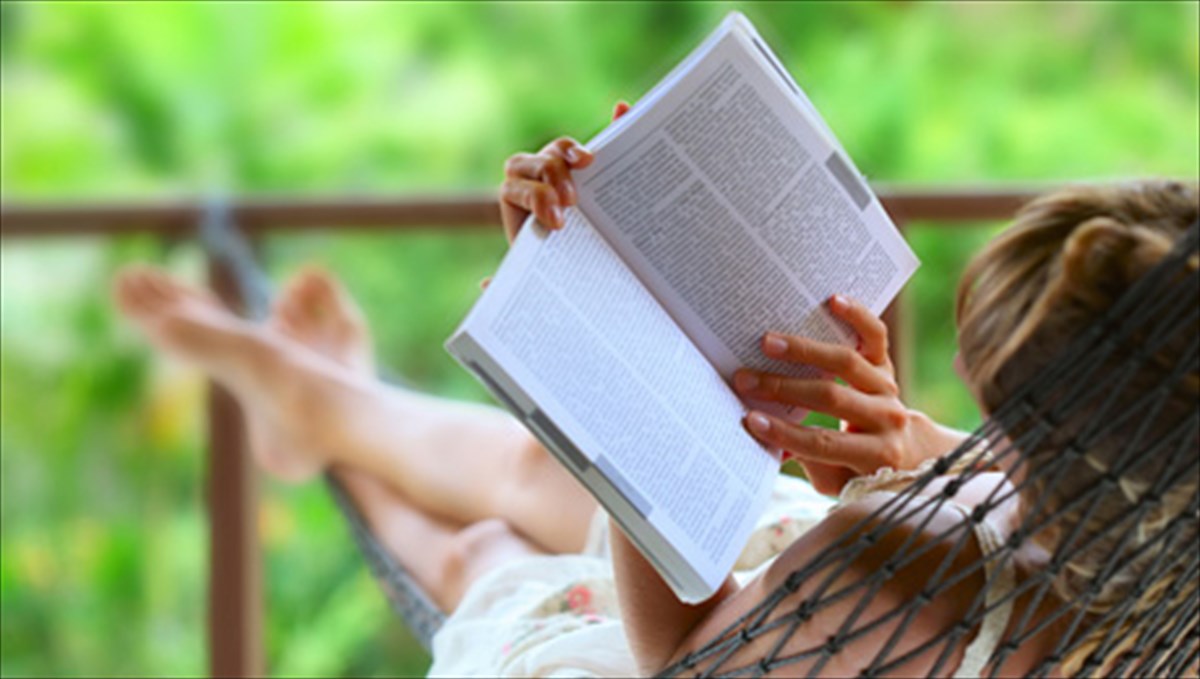 pako-ignasio-taimpo-logotexniko-taksidi-sti-madriti-kai-to-meksiko