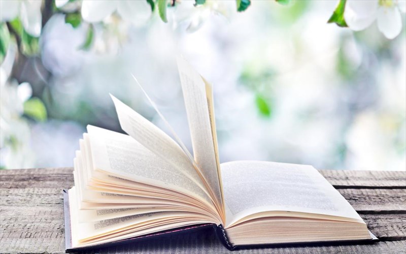 tria-nea-biblia-mas-taksideuoun-sto-telos-tis-anoiksis