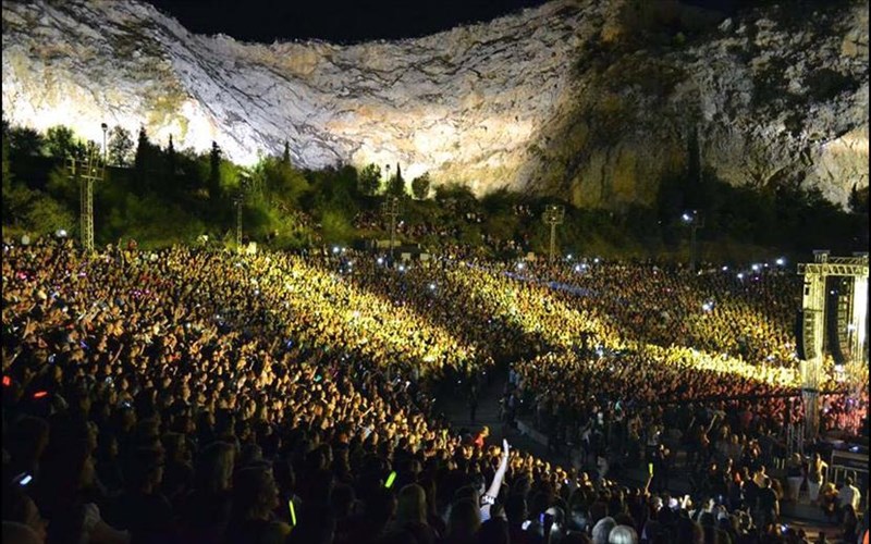 oi-ekeinos-kai-ekeinossto-katrakeio-theatro-nikaias-ekeinossto-katrakeio-theatro-nikaias