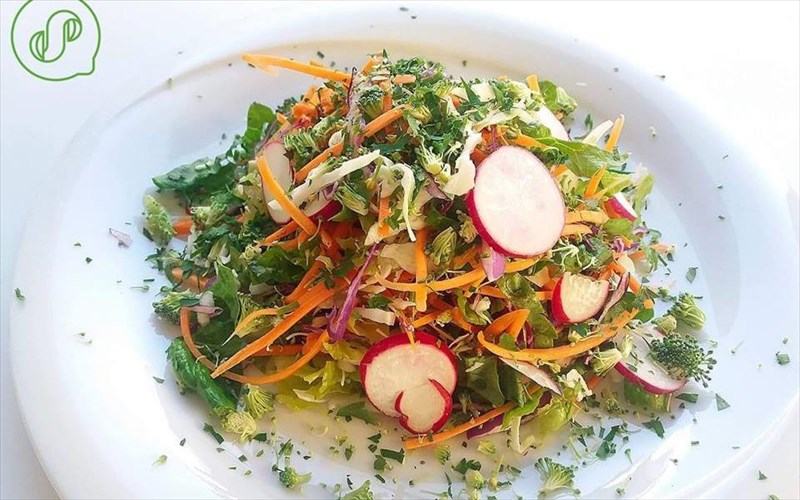 to-the-salad-project-tha-sas-peisei-oti-salata-den-einai-auto-pou-nomizate