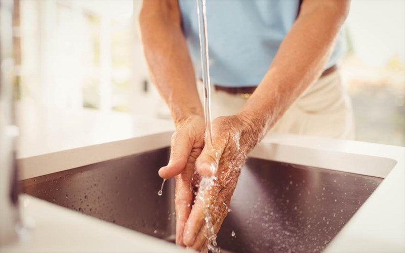 plusimo-xerion-me-zesto-i-kruo-nero-kruo-nero