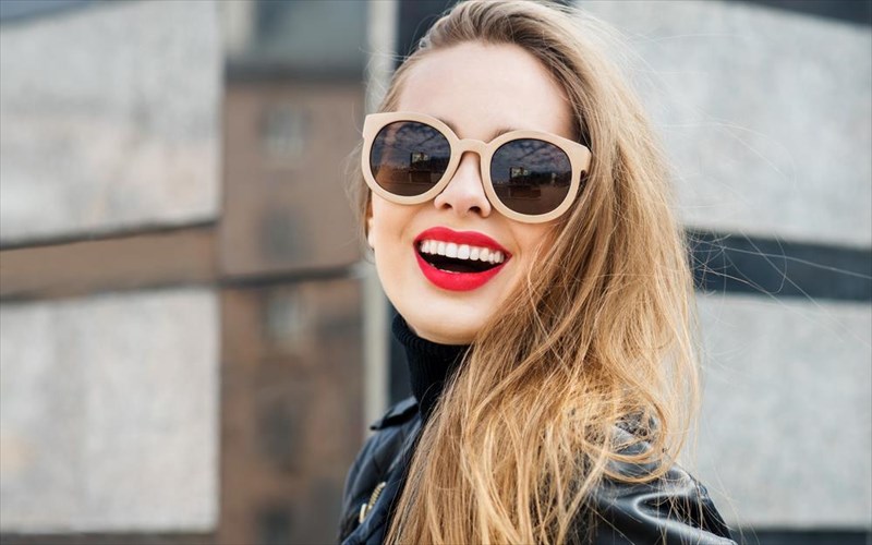 pente-logoi-gia-na-forame-kokkino-to-kalokairi