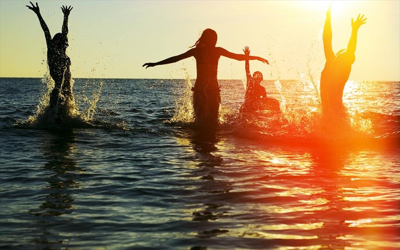 oi-filoi-kanoun-kalo-stin-ugeia-perissotero-apo-tin-oikogeneia