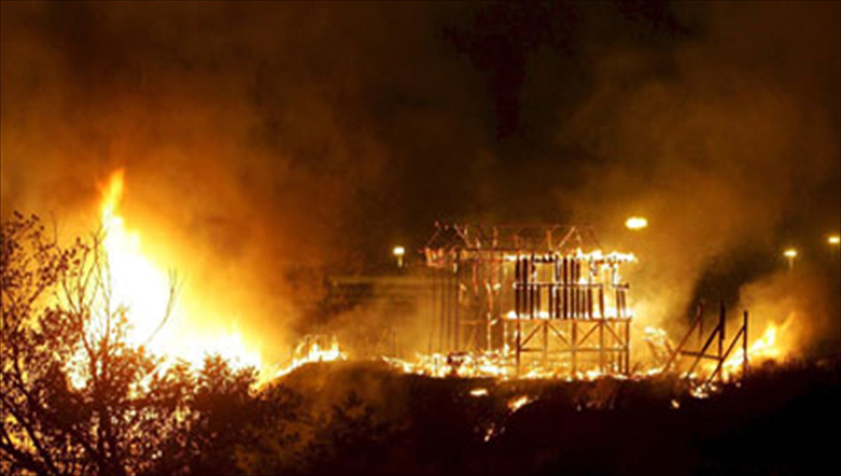 purkagia-katestrepse-to-istoriko-stountio-tis-tsinetsita