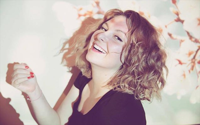 hello-sunshine-i-marietta-fafouti-stin-taratsa-tougazarte