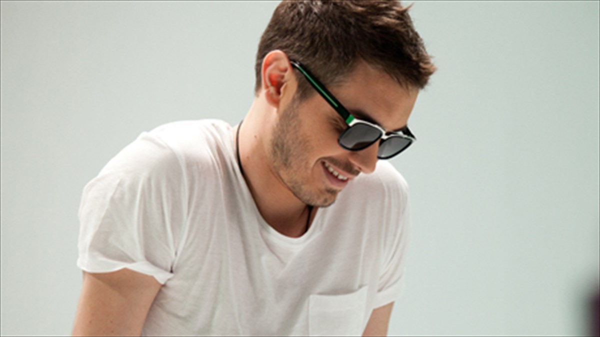 o-mixalis-xatzigiannis-paizei-tharros-i-alitheia-alitheia