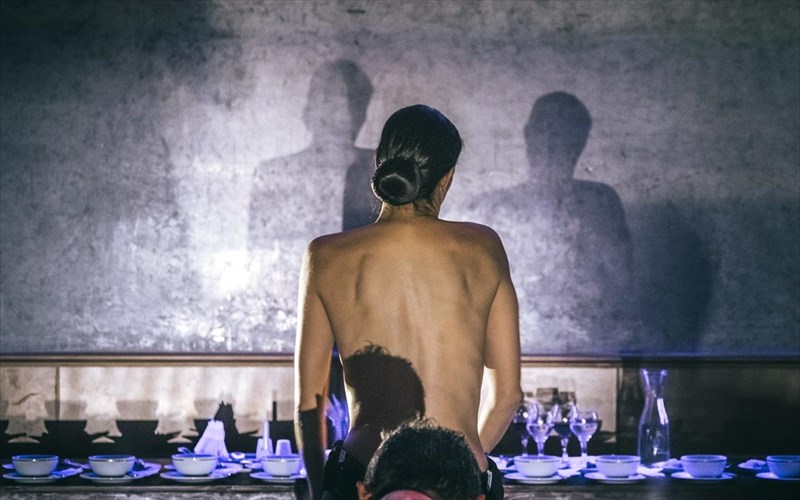 sto-ethniko-theatro-exoun-oikogeneiaki-giorti