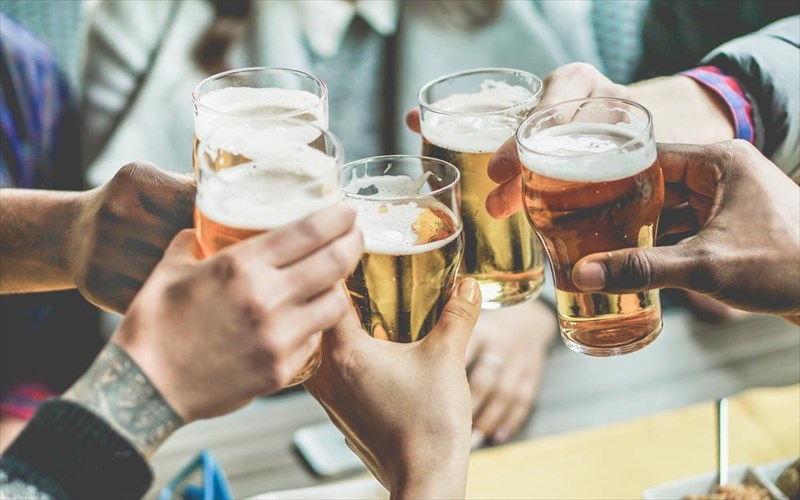 golden-wednesdays-me-protagonistria-tin-ksanthia-mpira