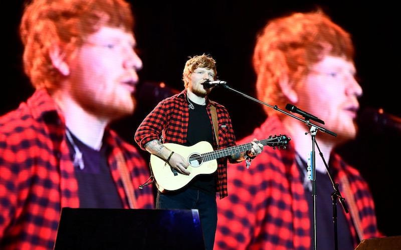 david-kai-victoria-beckham-apolambanoun-ton-ed-sheeran