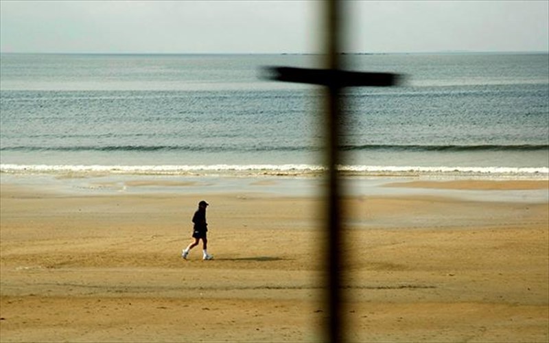 ena-megalo-fotografiko-taksidi-ksekina-stin-gkaleri-7