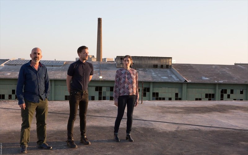 oi-blitz-metatrepoun-tin-peiraios-260-se-institouto-tis-pagkosmias-monaksias-video