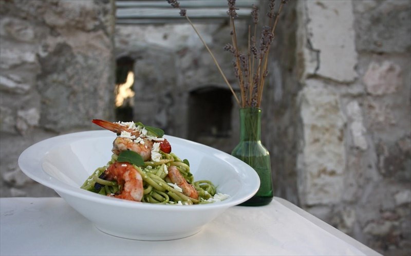 to-armyra-seafood-eatery-apodeiknuei-oti-i-milos-den-einai-mono-paralies-milos-den-einai-mono-paralies