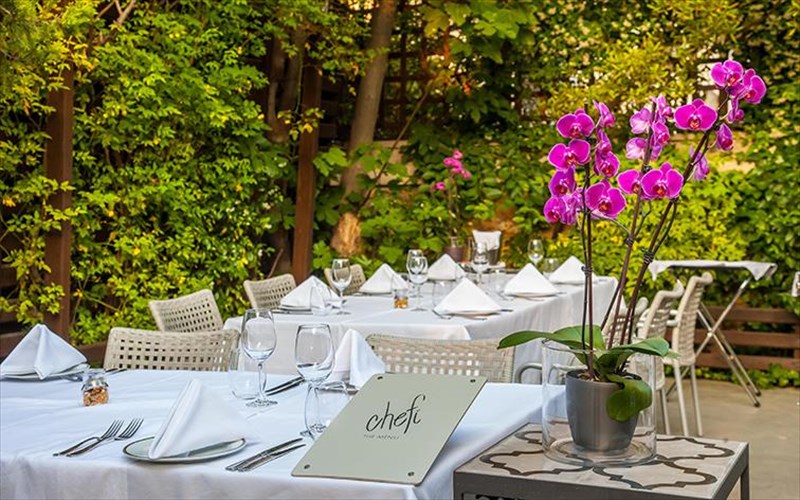 wine-dinner-me-tin-upografi-tou-oinopoieiou-xarlauti-sto-chefi