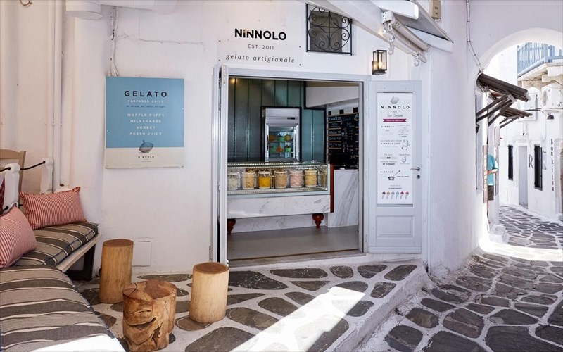 i-mukonos-apoktise-ta-dika-tis-ninnolo