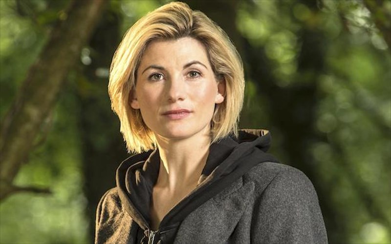 o-neos-doctor-who-einai-gunaika-kai-auto-einai-ena-uperoxo-neo