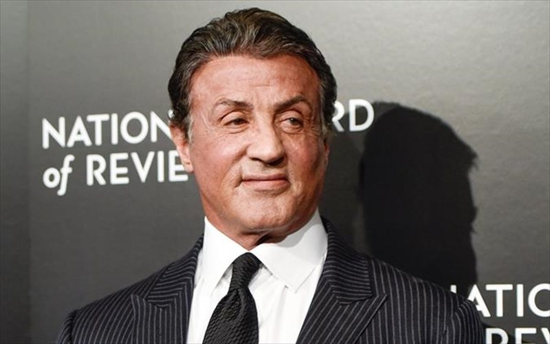 o-stallone-den-tha-emfanistei-sto-indiko-rimeik-tou-rampo