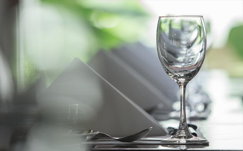 ti-kanei-enas-sommelier-nerou