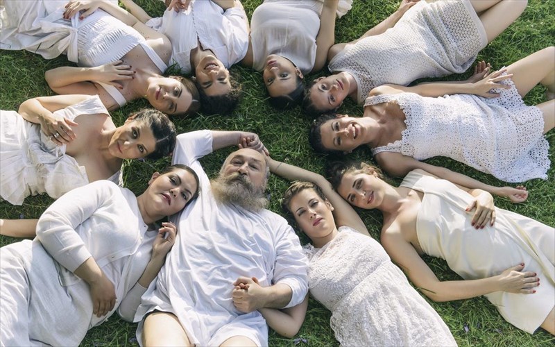 poies-parastaseis-katiforizoun-auto-to-sabbatokuriako-stin-epidauro