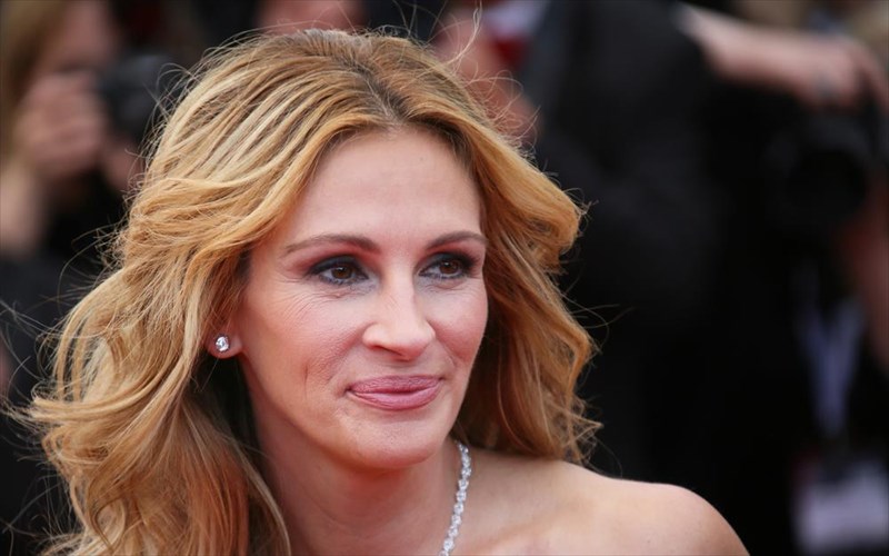 stin-amazon-telika-i-proti-tileoptiki-seira-tis-Julia-roberts-proti-tileoptiki-seira-tis-Julia-roberts