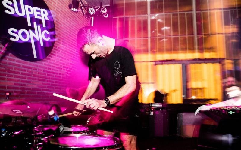 o-larry-gus-opos-mallon-den-ton-exeis-ksanadei