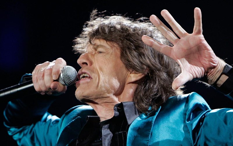 nea-tragoudia-tou-mick-Jagger-gia-ti-sugxusi-kai-apogoiteusi-ton-kairon