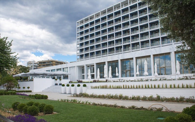 macedonia-palace-to-istoriko-ksenodoxeio-tis-thessalonikis-apoktise-to-prosopo-pou-tou-aksizei