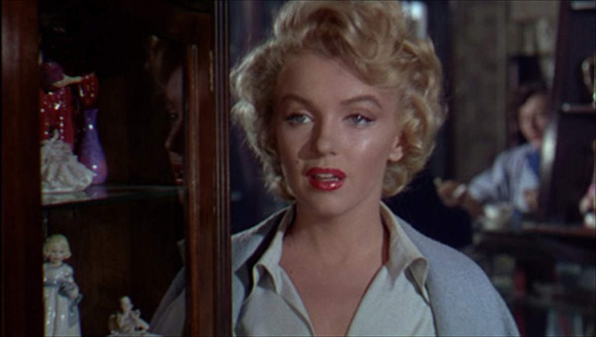 i-marilyn-monroe-epistrefei-sta-therina-sinema