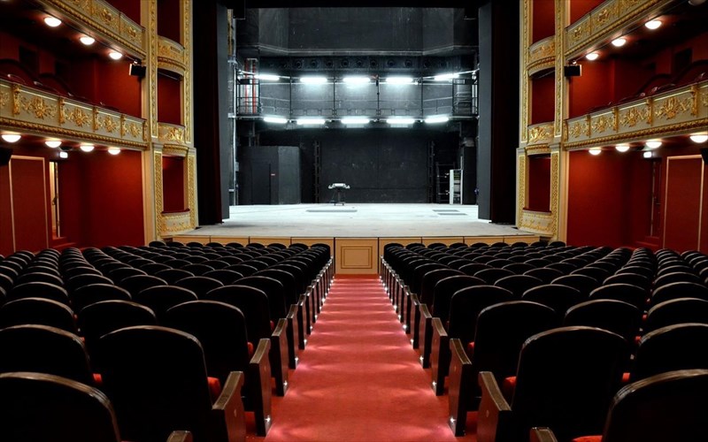 akroasi-apo-to-dimotiko-theatro-peiraia