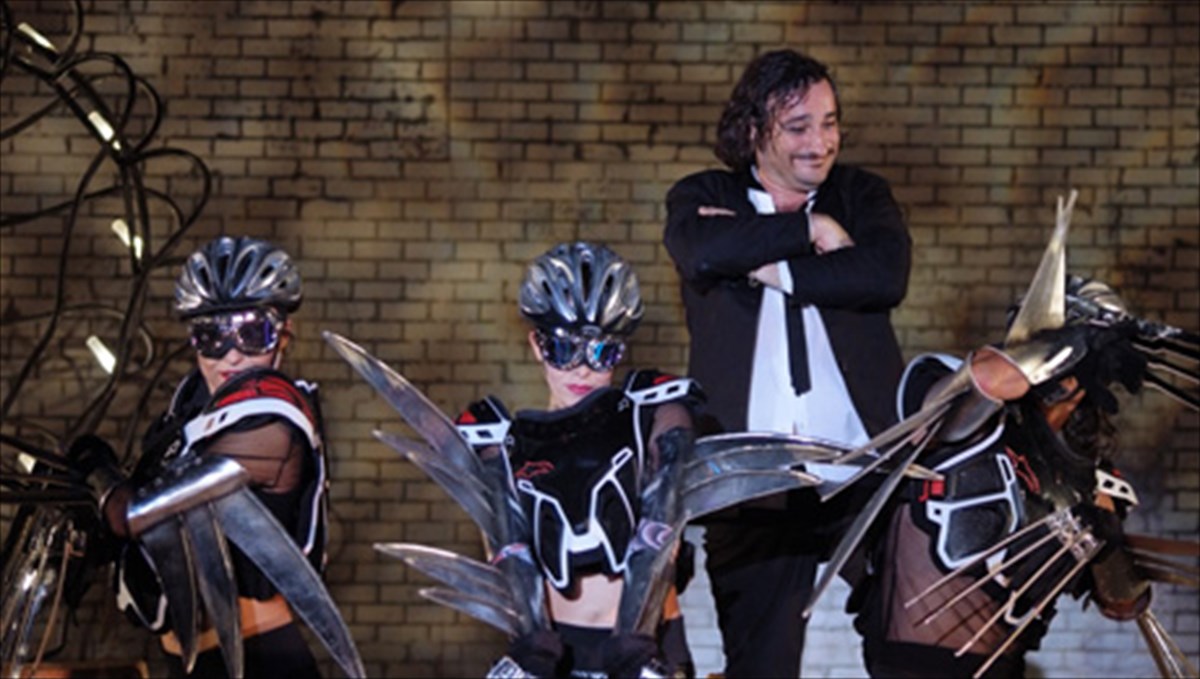 mouskema-oi-ornithes-stin-epidauro-epistrofi-xrimaton-stous-theates