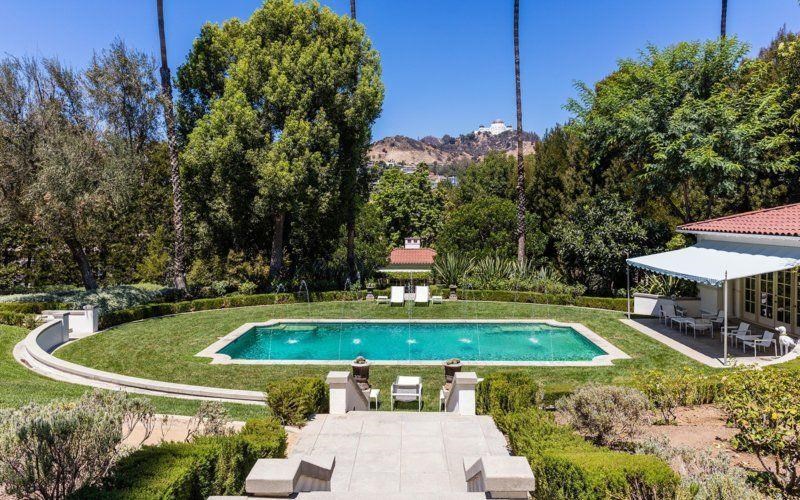 i-angelina-Jolie-metetrepse-to-spiti-tis-se-ksenodoxeio