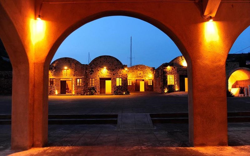 santorini-arts-factory-2017-giorti-ekdiloseon-gia-to-telos-augoustou