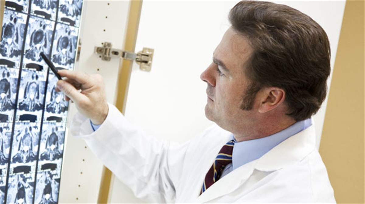 i-aksoniki-tomografia-meionei-tin-thnisimotita-asthenon-me-karkino-tou-pneumona