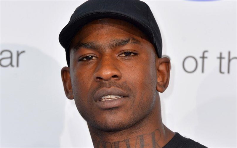 o-skepta-bgazei-ta-dika-tou-nike-air-max