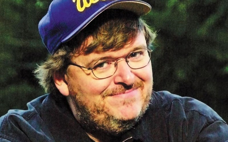o-michael-moore-problepei-epaneklogi-tou-trump-to-2020
