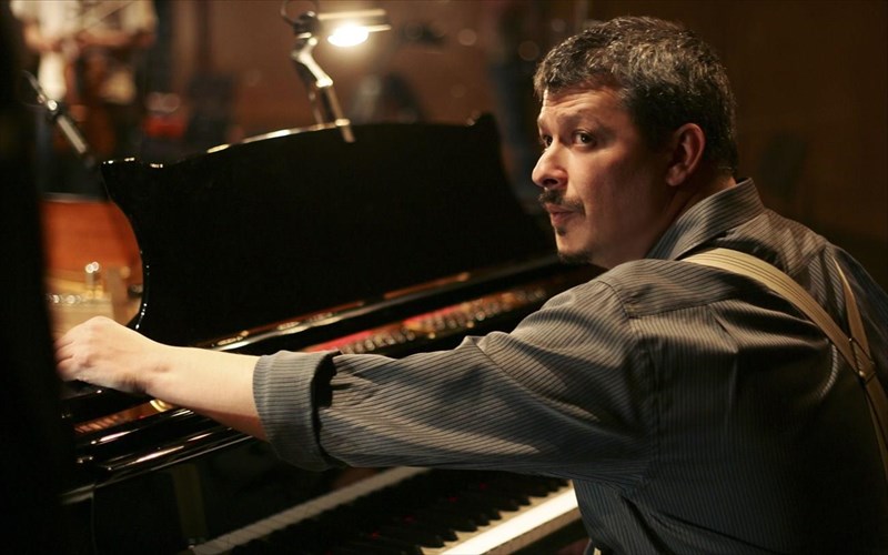 i-tzaz-sunanta-ton-mano-xatzidaki-ston-kipo-tou-megarou