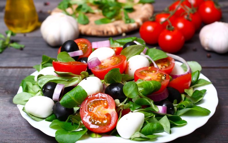 i-mesogeiaki-diatrofi-meionei-tin-pithanotita-petras-sti-xoli