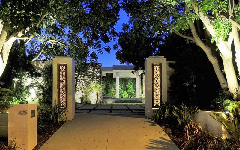 ti-blepoume-otan-i-Jennifer-aniston-mas-ksenagei-spiti-tis-Jennifer-aniston-mas-ksenagei-spiti-tis