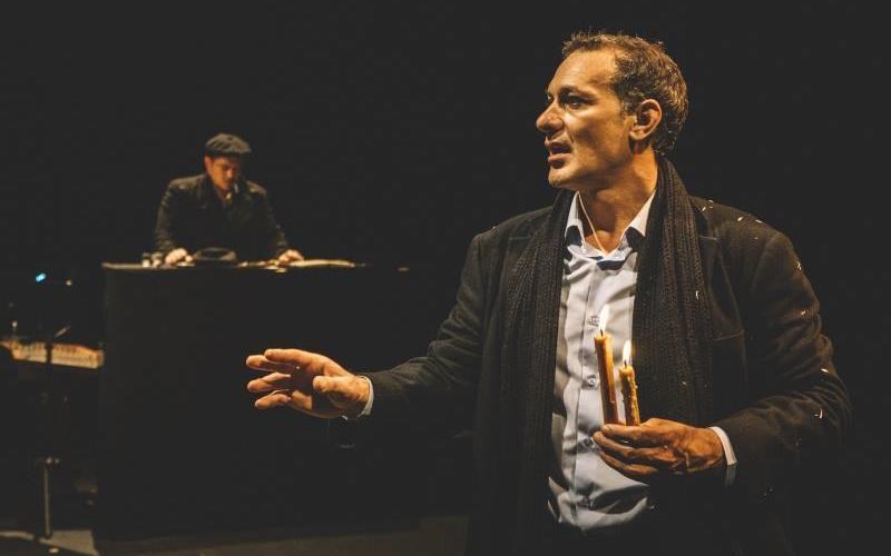 ta-theatrika-sxedia-tou-thanasi-sarantou-gia-ti-nea-theatriki-xronia