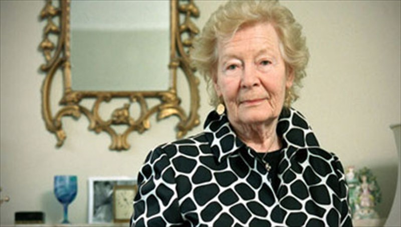 se-ilikia-87-eton-apebiose-i-suggrafeas-nina-bawden-suggrafeas-nina-bawden